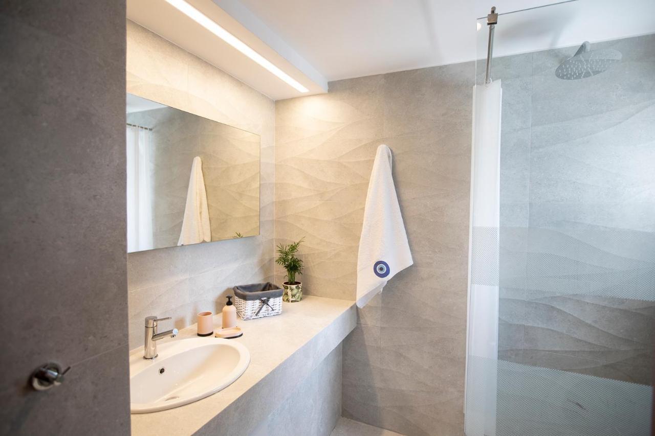 Luna Villa Private Beach Nea Iraklia Exterior photo