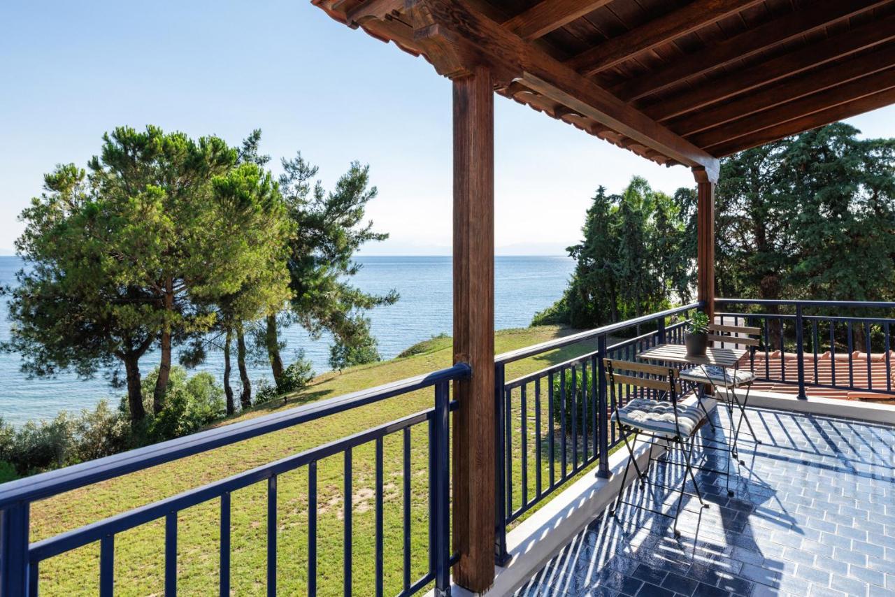 Luna Villa Private Beach Nea Iraklia Exterior photo
